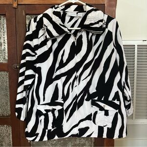 Women’s Chico’s Zenergy Zebra Print Jacket Size 1 Lightweight 3/4 Sleeve